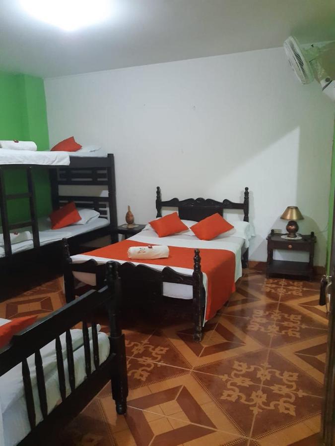 וילה-וייחה Hostal Villa Cecilia מראה חיצוני תמונה