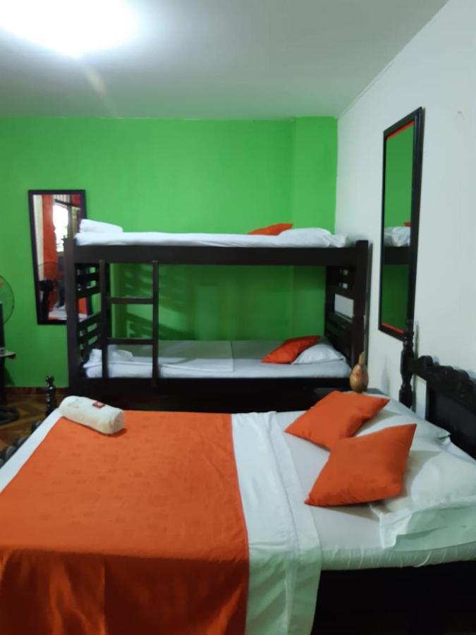 וילה-וייחה Hostal Villa Cecilia מראה חיצוני תמונה