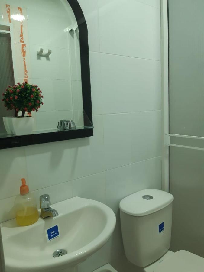 וילה-וייחה Hostal Villa Cecilia מראה חיצוני תמונה