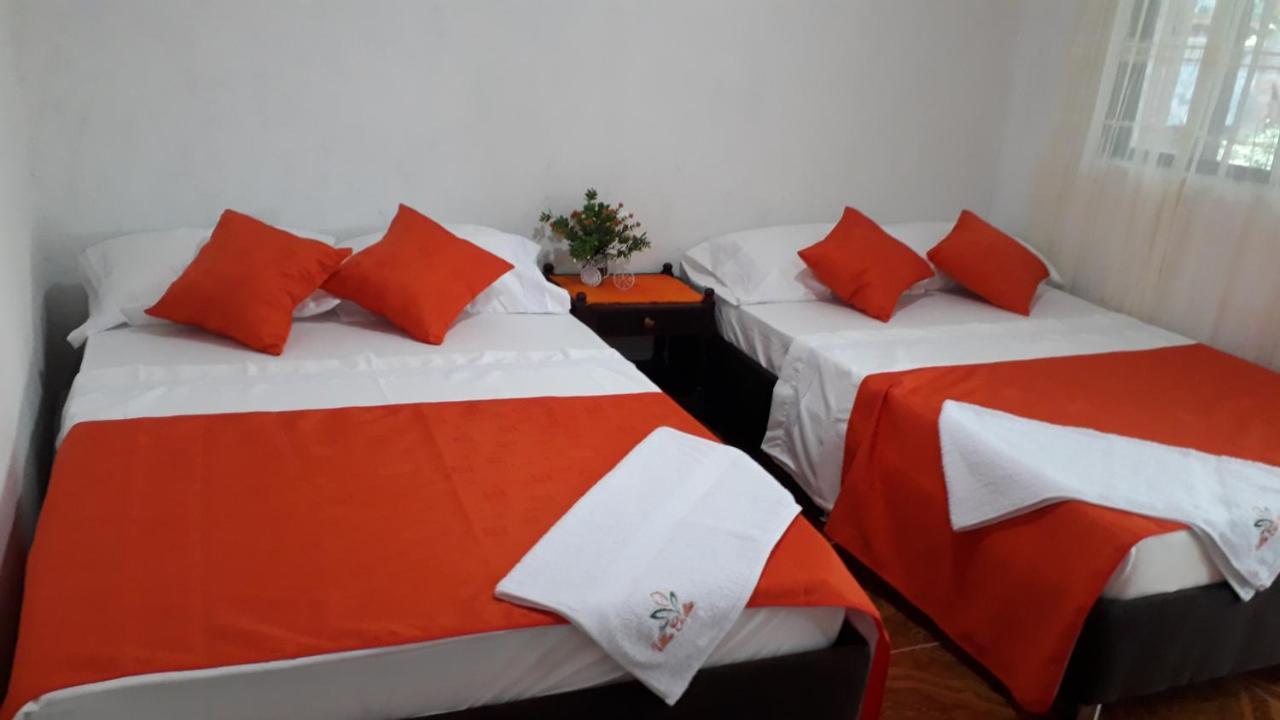 וילה-וייחה Hostal Villa Cecilia מראה חיצוני תמונה