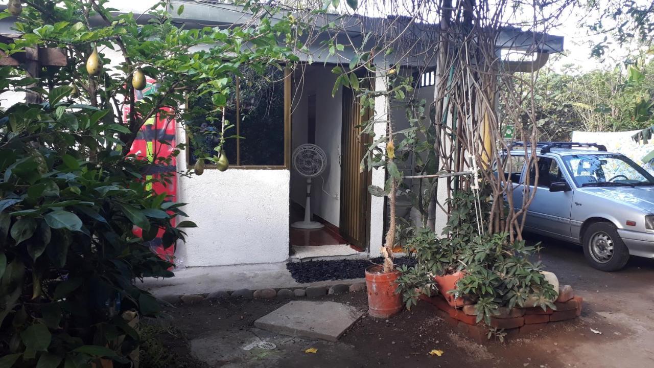 וילה-וייחה Hostal Villa Cecilia מראה חיצוני תמונה