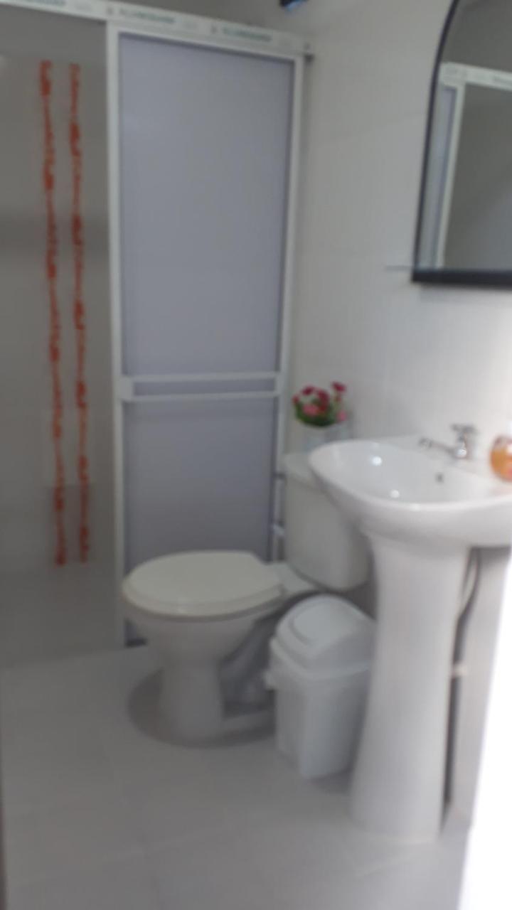 וילה-וייחה Hostal Villa Cecilia מראה חיצוני תמונה