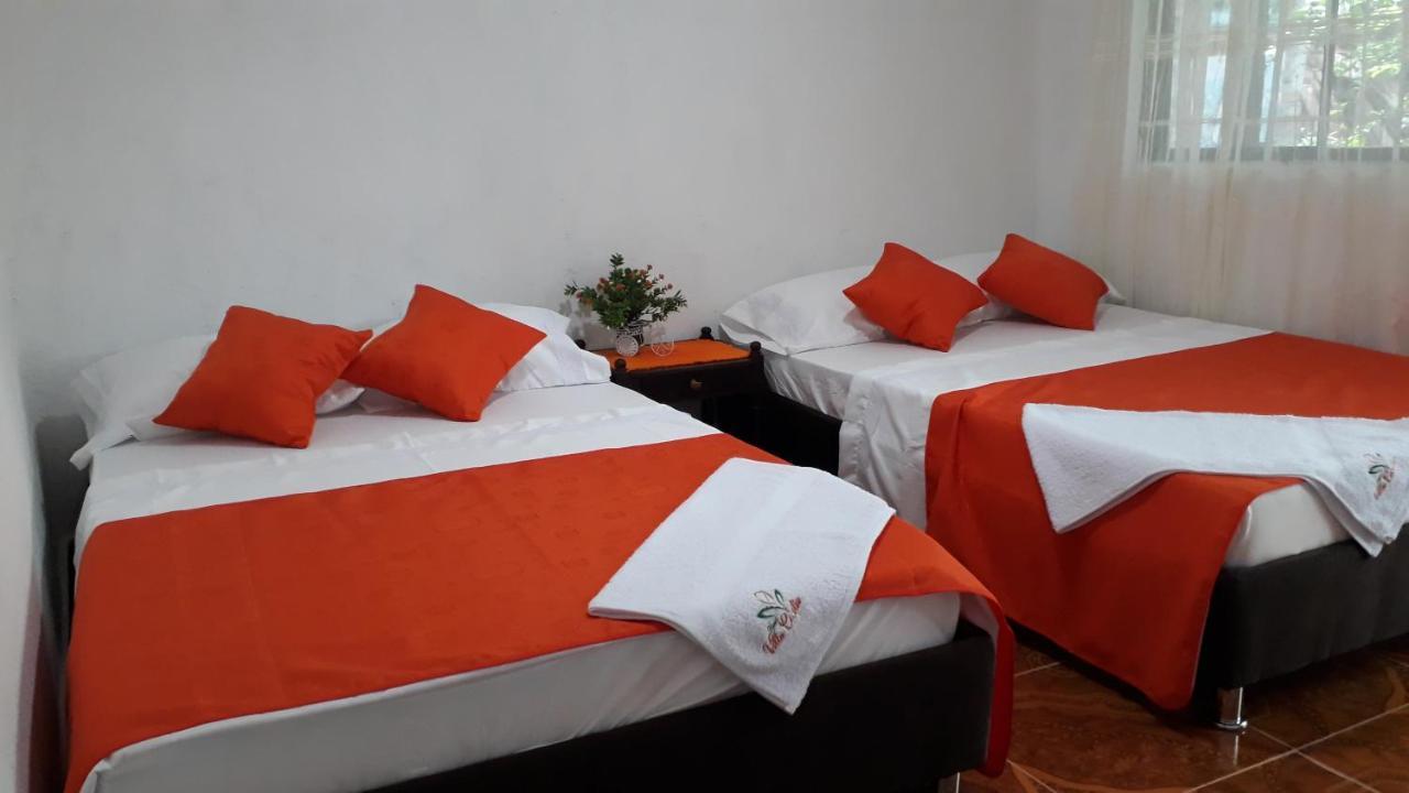 וילה-וייחה Hostal Villa Cecilia מראה חיצוני תמונה